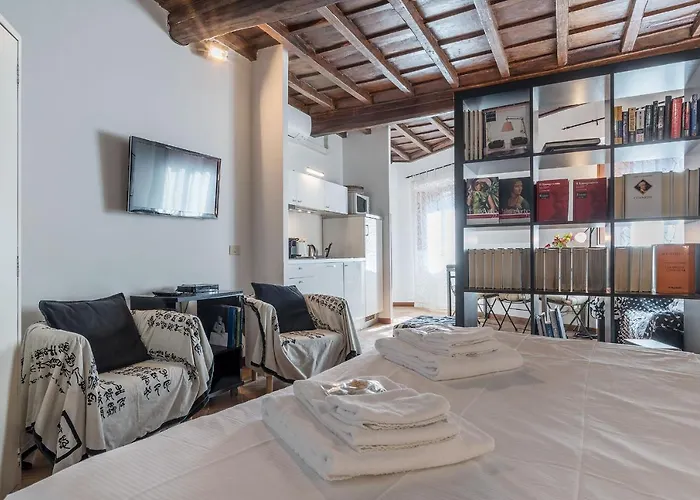 Apartamento Black White - Fromhometorome Roma